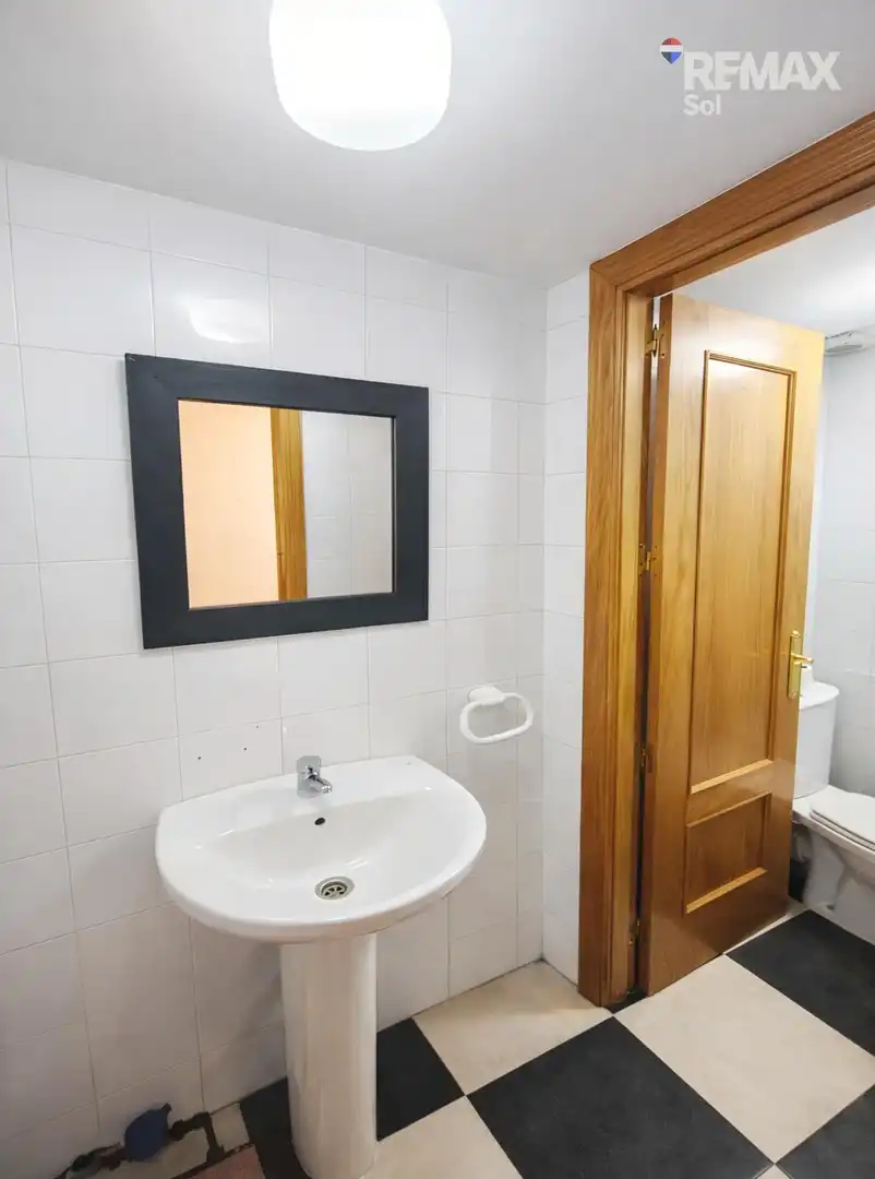 Badezimmer von Geschaftsraum zum Verkauf in Móstoles mit Klimaanlage