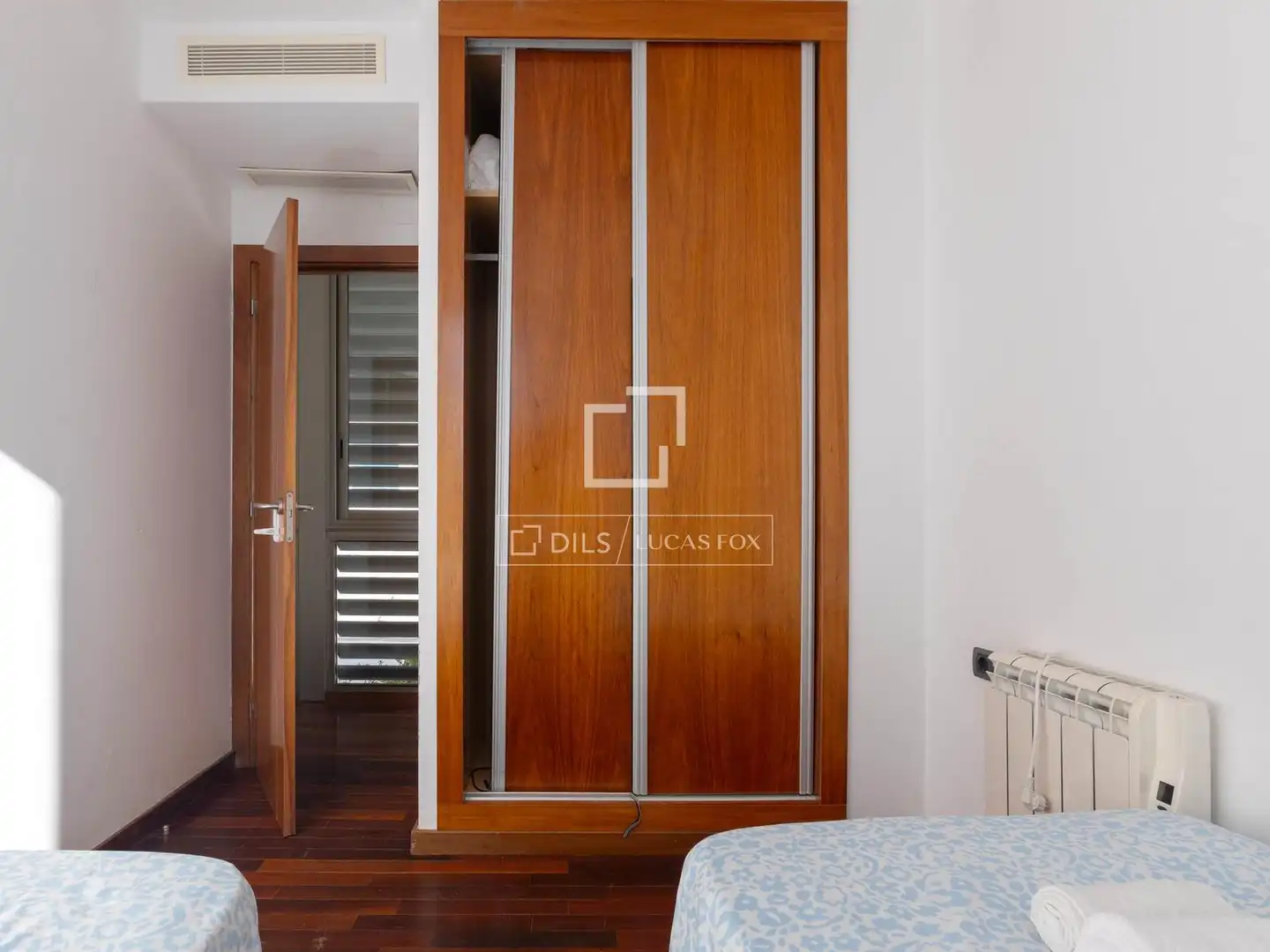 Detached house with terrace for sale in Urbanitzacions