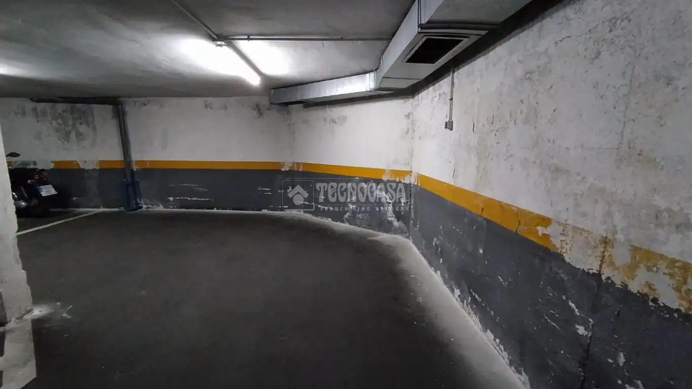 Parkplatz von Garage zum Verkauf in Madrid