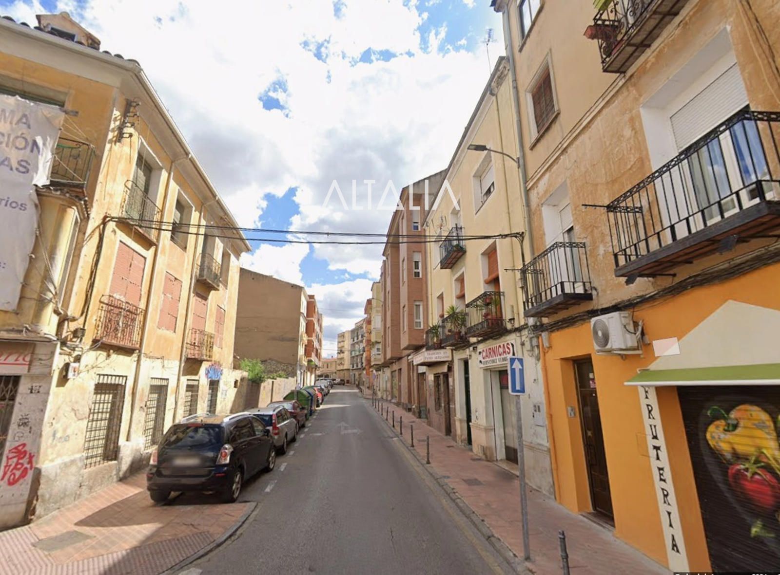 Vista exterior de Pis en venda en Cuenca Capital amb Calefacció, Terrassa i Moblat