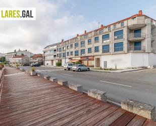 Vista exterior de Local de lloguer en Cangas 