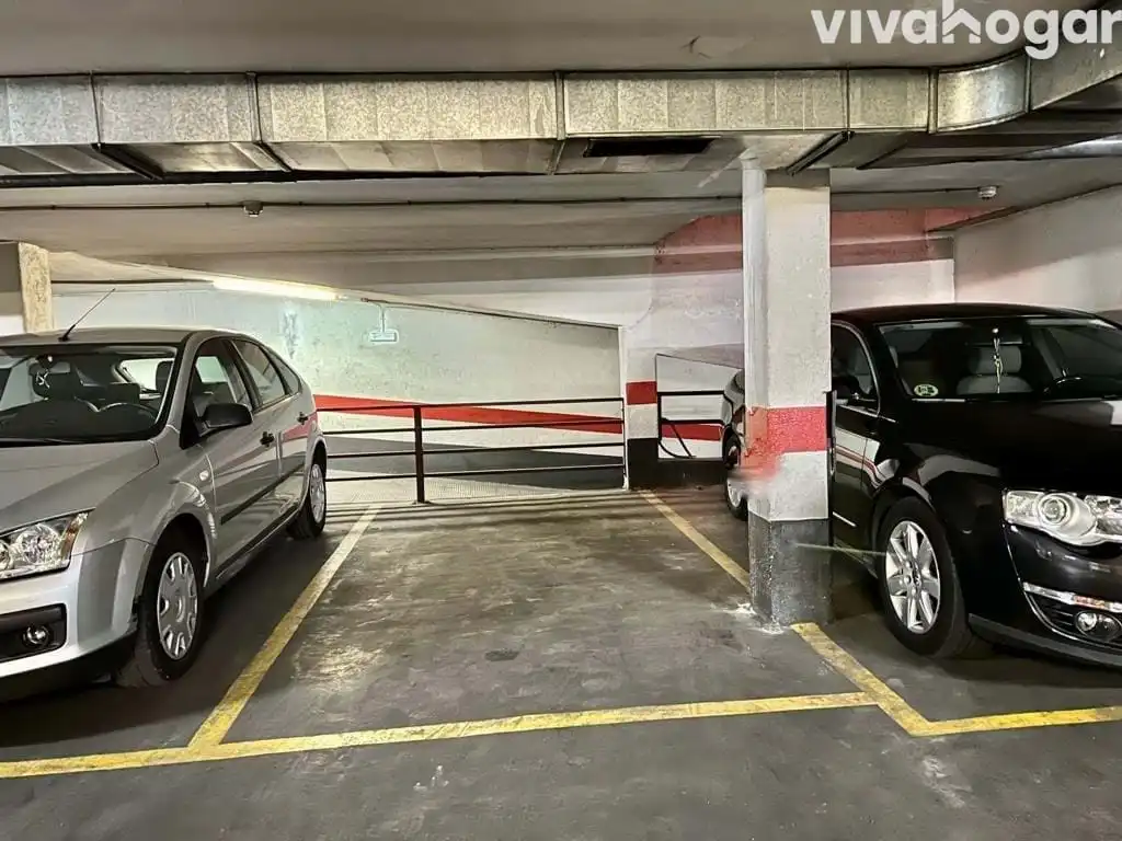 Parking de Piso de alquiler en Madrid con Aire acondicionado y Calefacción