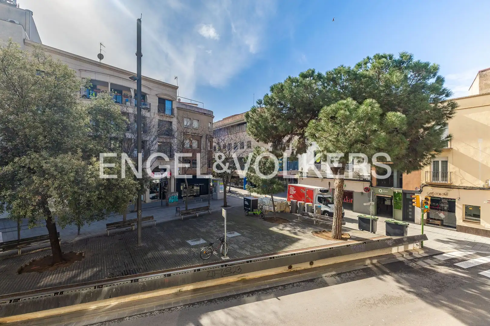 Vista exterior de Casa o xalet en venda en Sabadell amb Aire condicionat, Calefacció i Terrassa