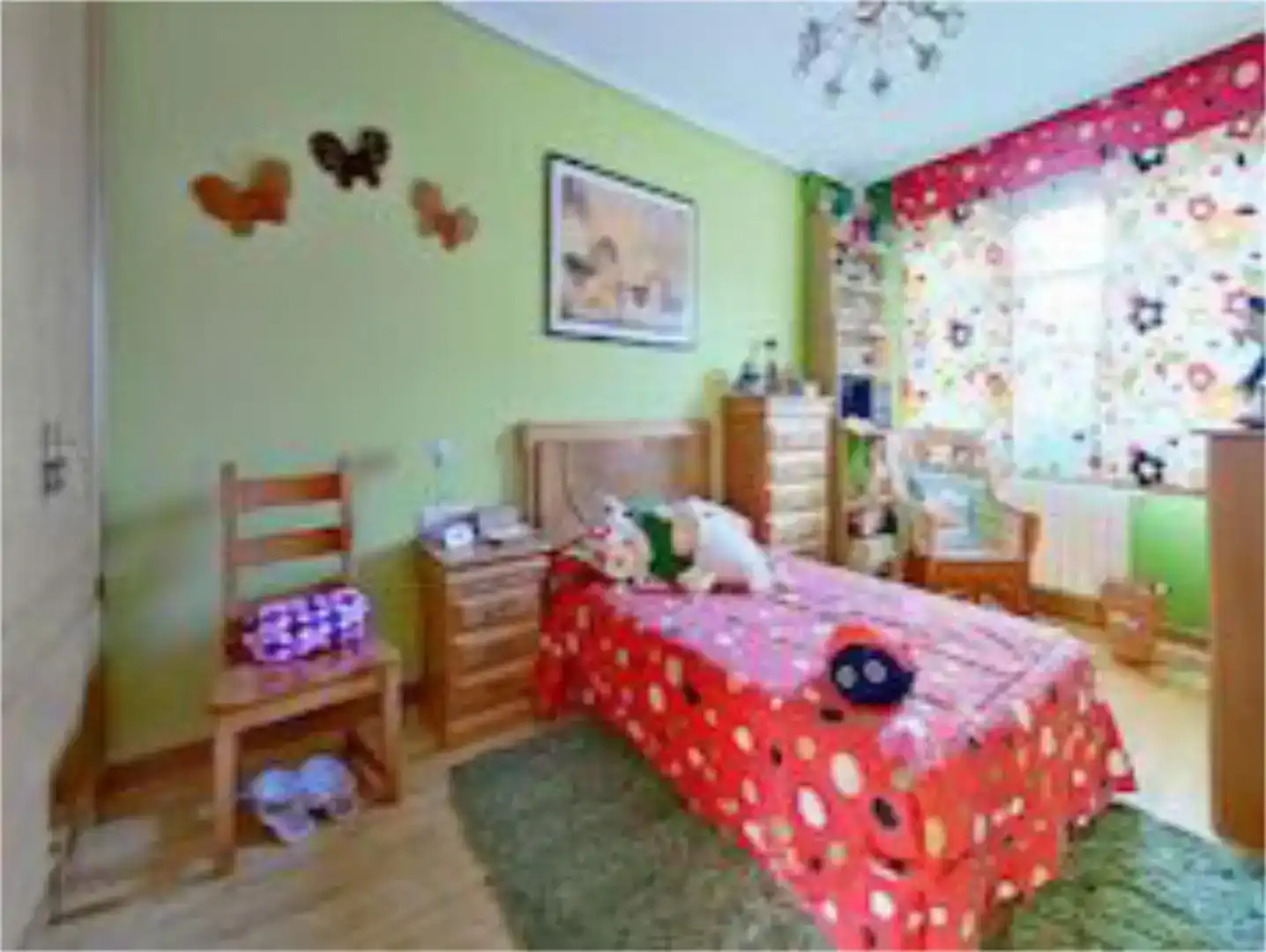 Dormitori de Casa o xalet en venda en Vitoria - Gasteiz amb Jardí privat, Parquet i Traster