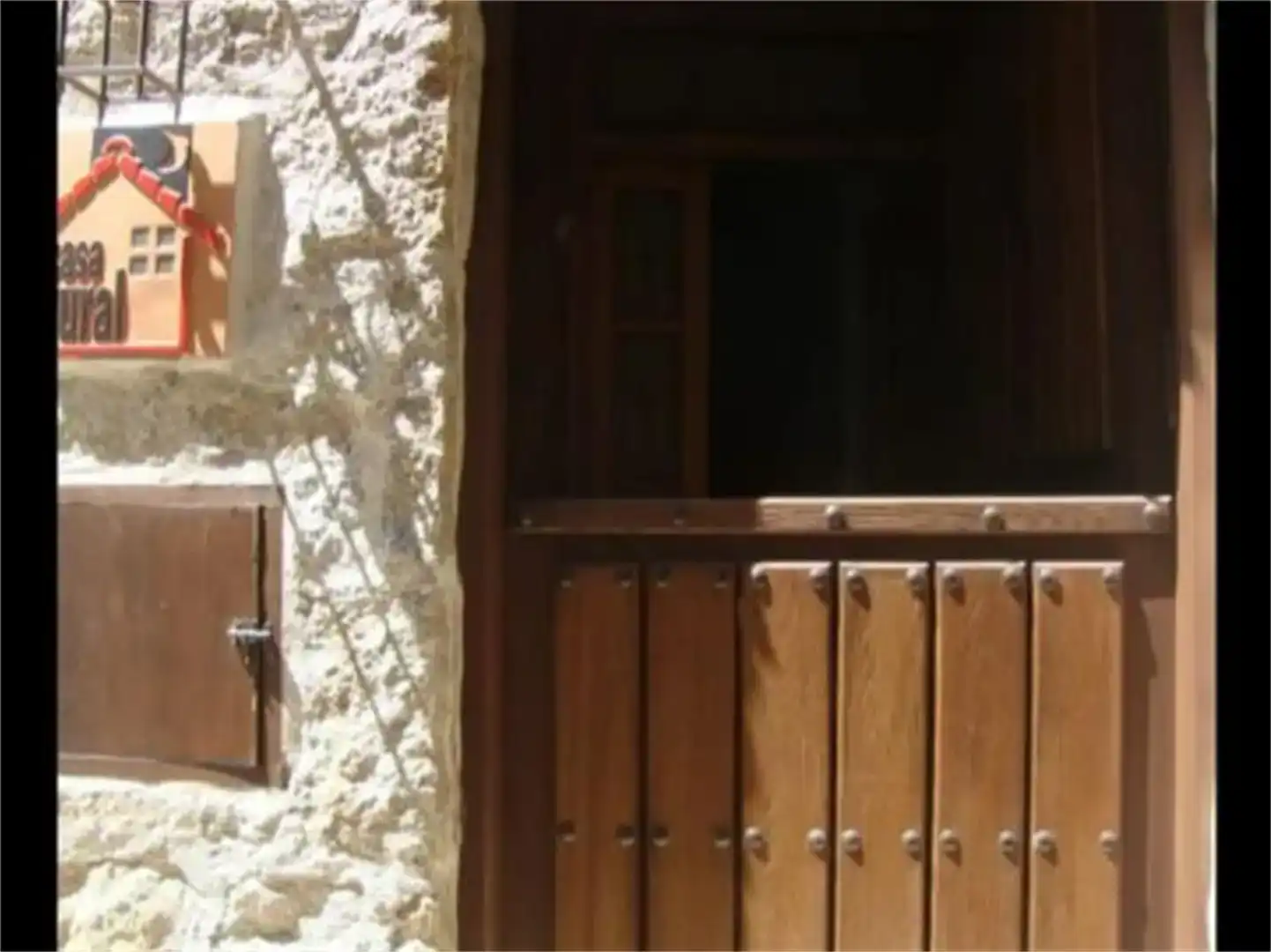 Vista exterior de Casa o xalet en venda en Guisando amb Traster, Moblat i Balcó
