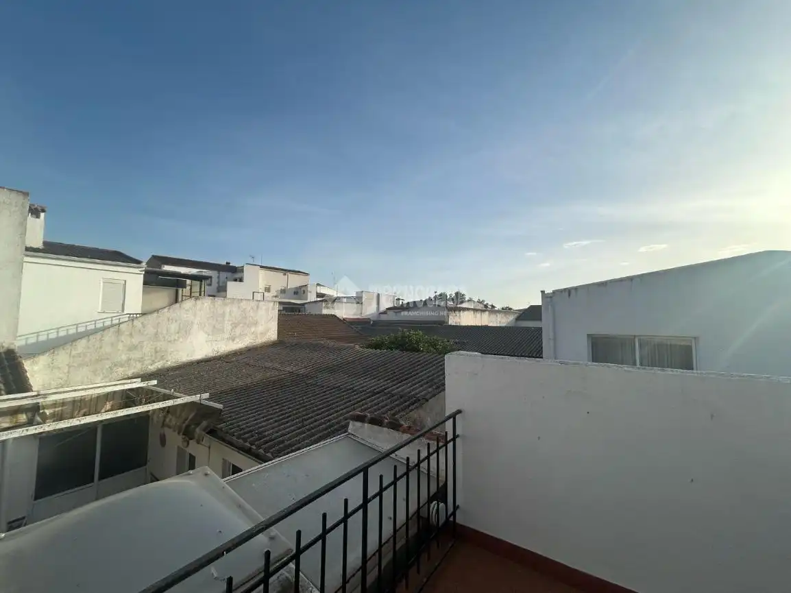 Außenansicht von Einfamilien-Reihenhaus zum Verkauf in Antequera
