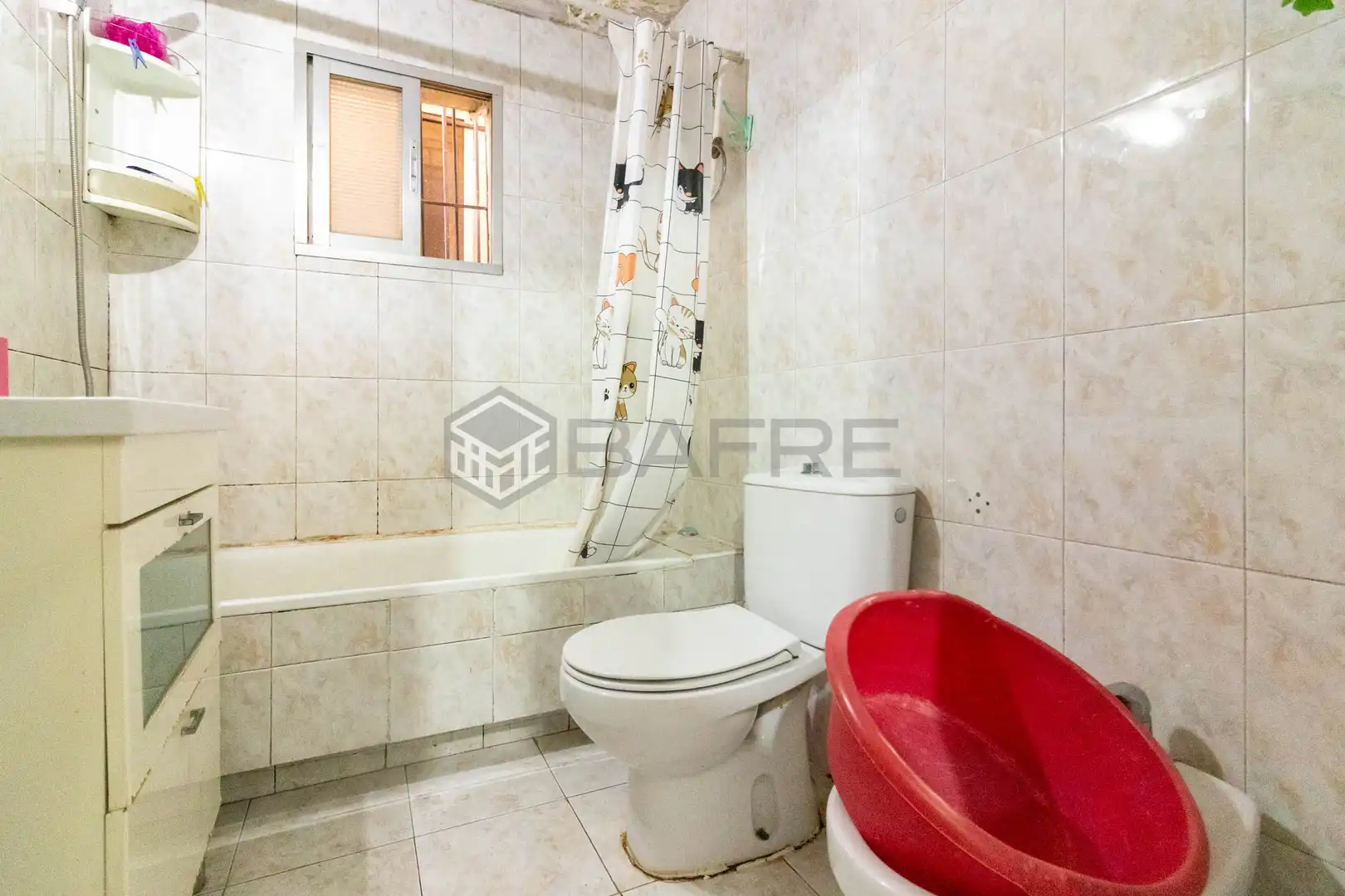 Bathroom of Flat for sale in Madrid