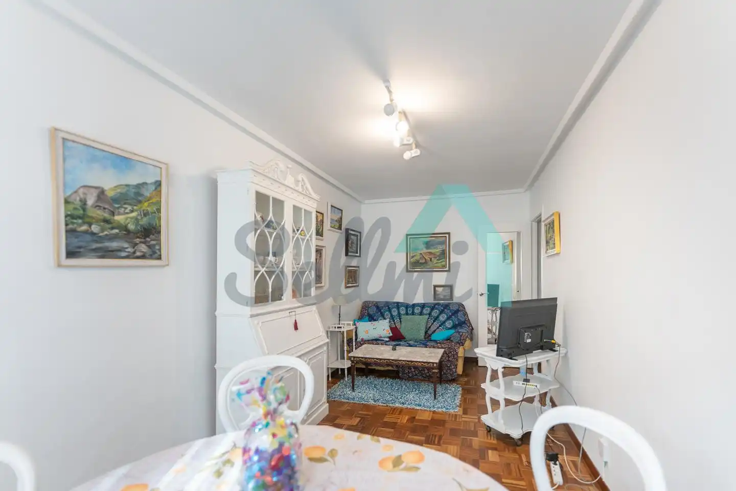 Sala de estar de Piso de alquiler en Gijón  con Calefacción, Parquet y Amueblado