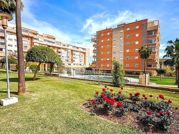 Penthouse with pool for sale in Avenida del Editor Ángel Caffarena