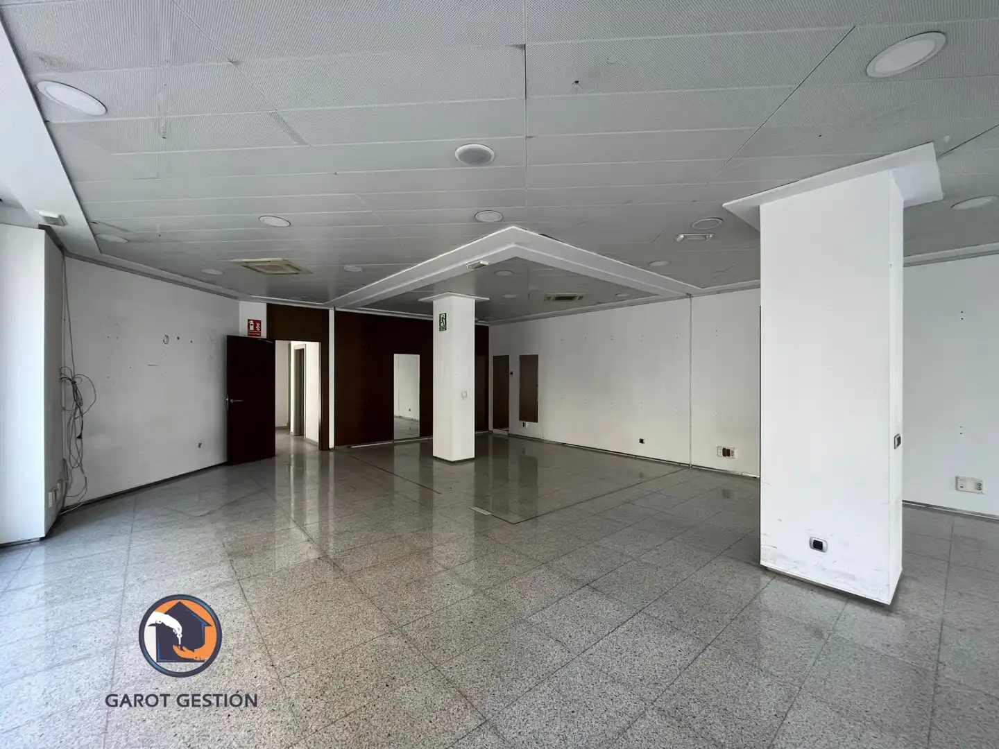 Commercial properties for sale in San Fernando de Henares  with Air Conditioner and Internet