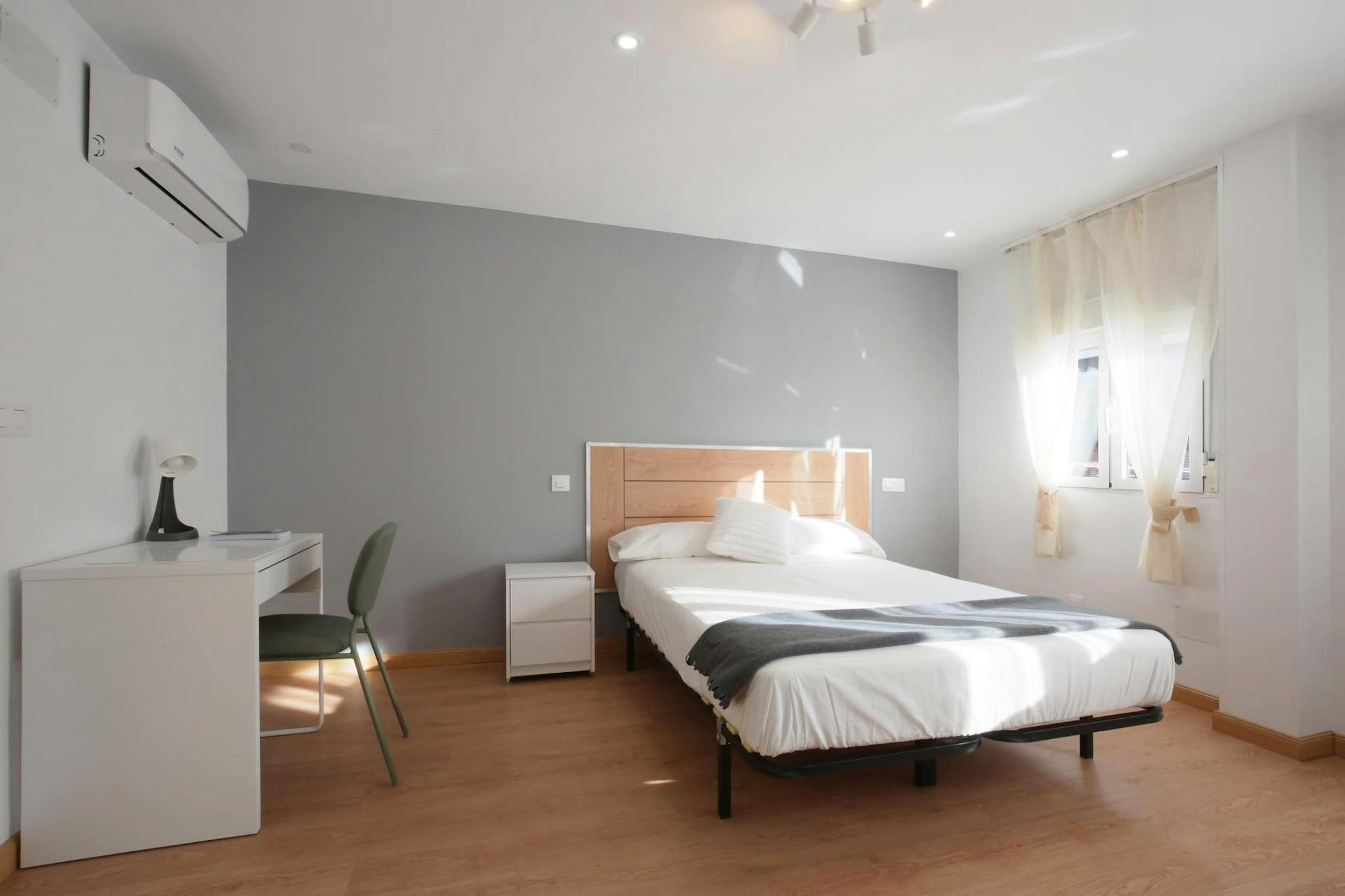 Bedroom of Flat to rent in  Madrid Capital  with Air Conditioner, Heating and Furnished