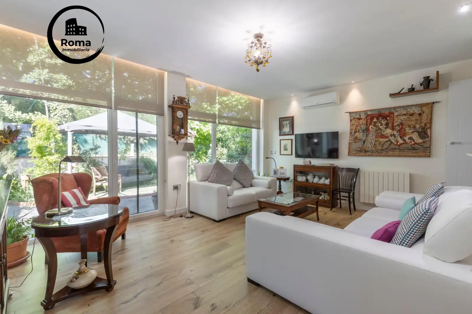 Sala de estar de Casa o chalet en venta en Albolote con Aire acondicionado, Calefacción y Jardín privado