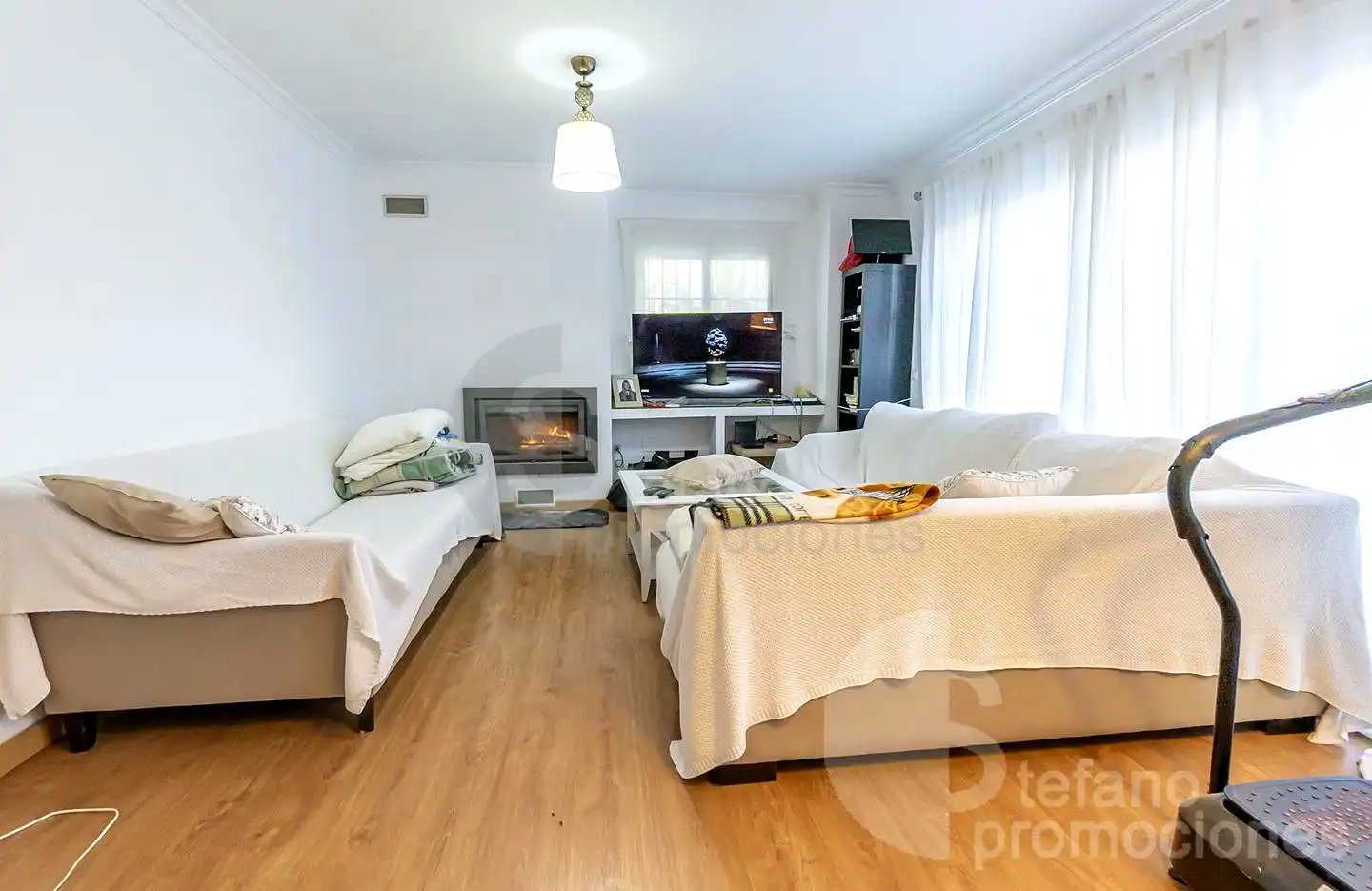 Sala d'estar de Casa adosada en venda en Málaga amb Aire condicionat, Calefacció i Jardí privat