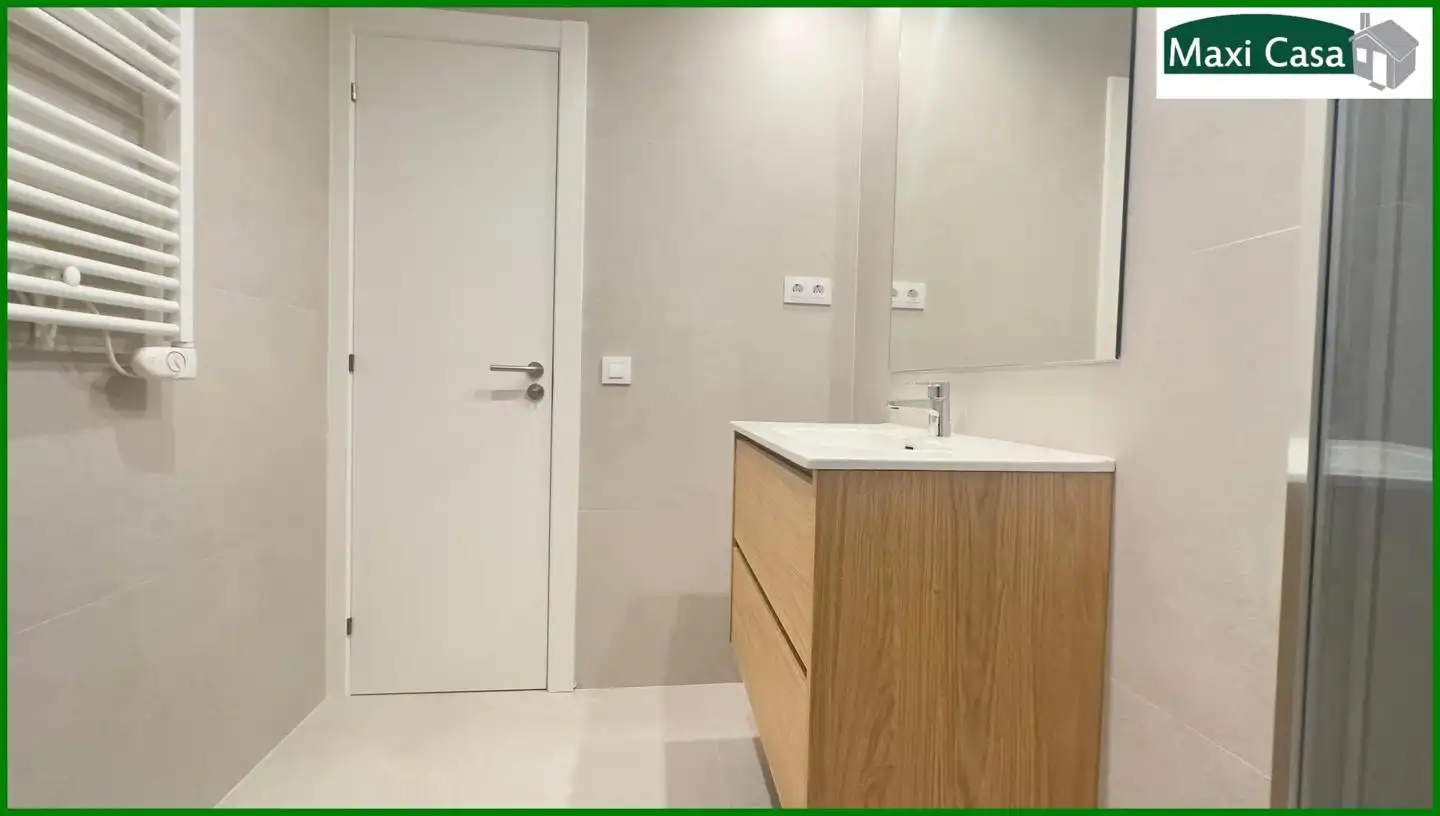 Piso con ascensor en venta en calle del Canigó, imagen 14
