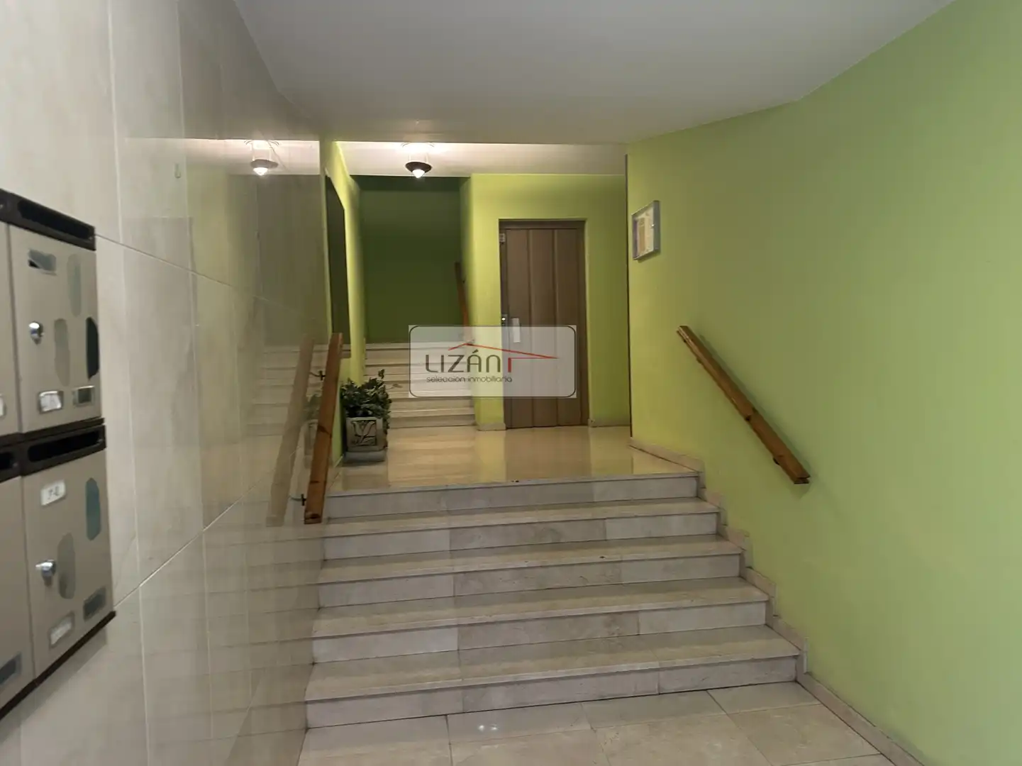 Pis de lloguer en Oviedo  amb Calefacció, Parquet i Moblat