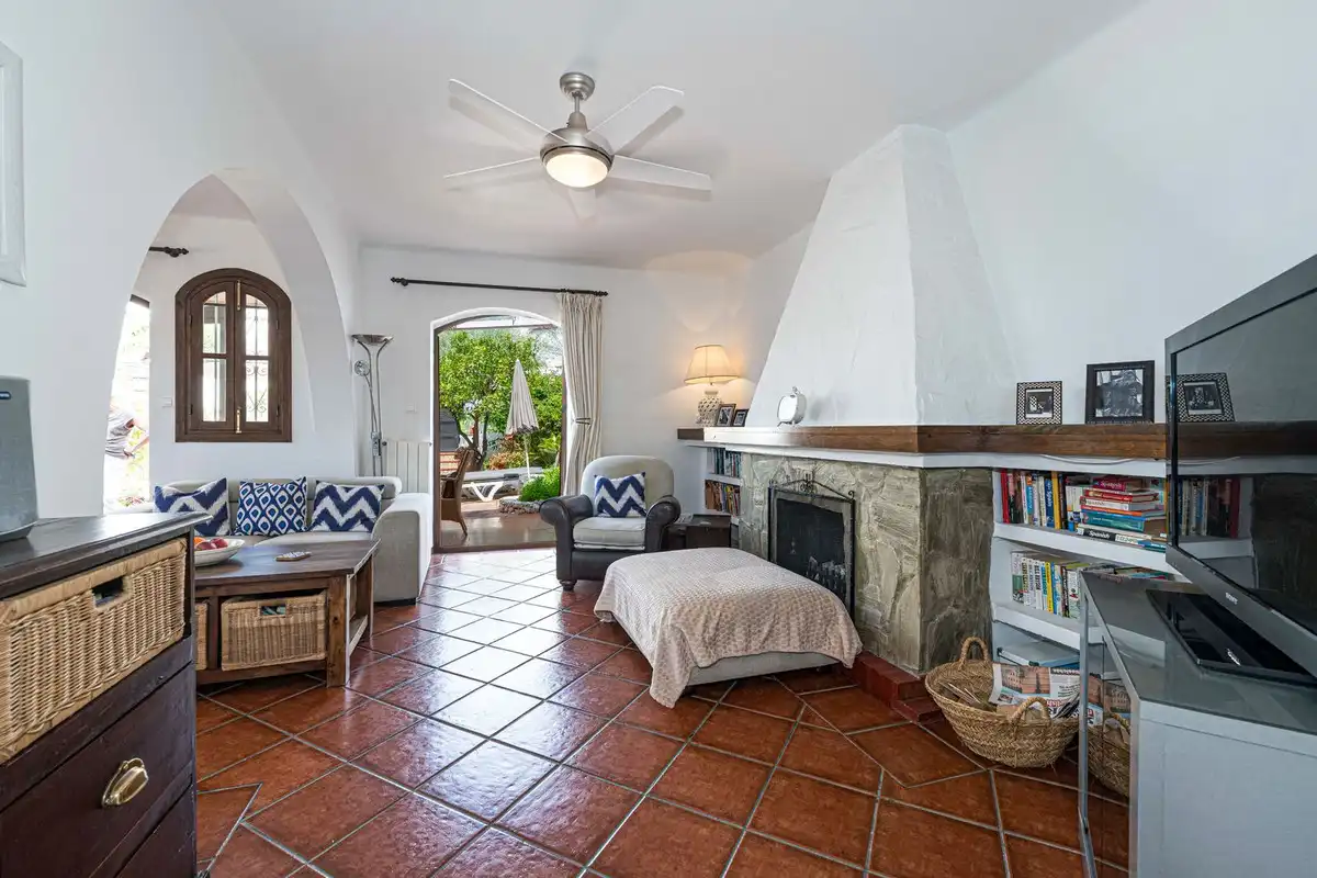 Living room of Detached homes for sale in Nerja  with Air Conditioner, Private garden and Terrace
