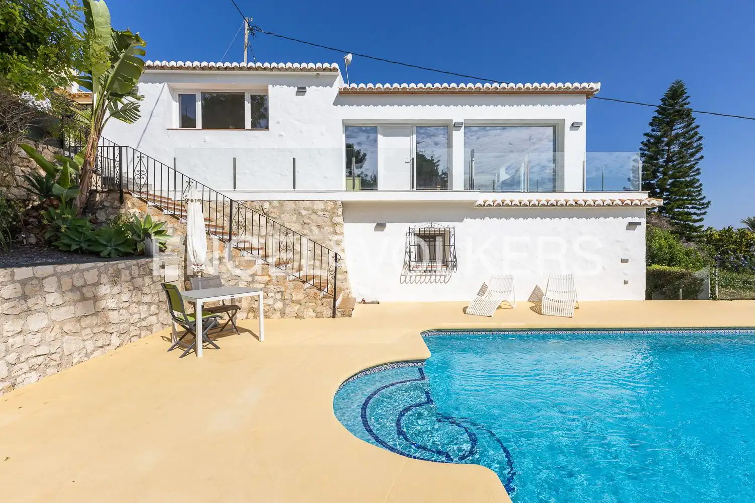 Vista exterior de Casa o xalet en venda en Jávea / Xàbia amb Aire condicionat, Calefacció i Jardí privat