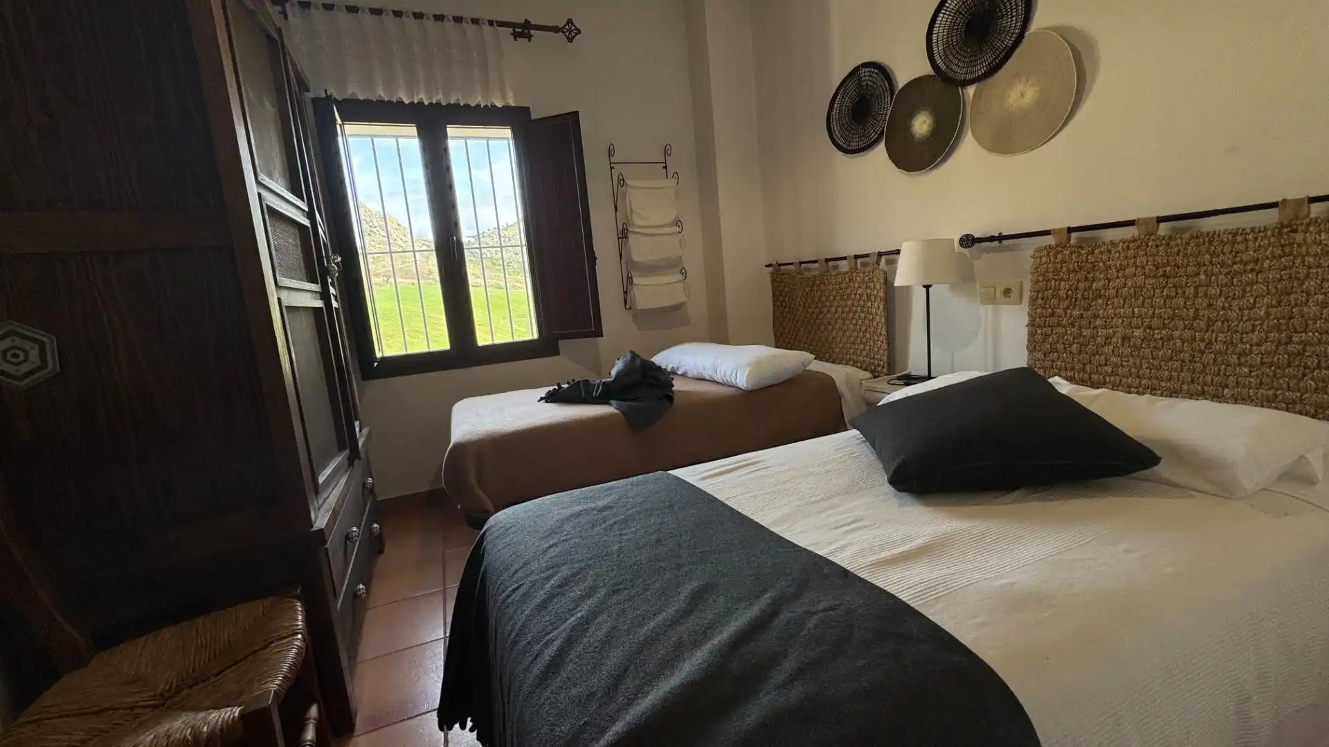 Habitación de Finca rústica en venta en Teba con Aire acondicionado, Jardín privado y Piscina