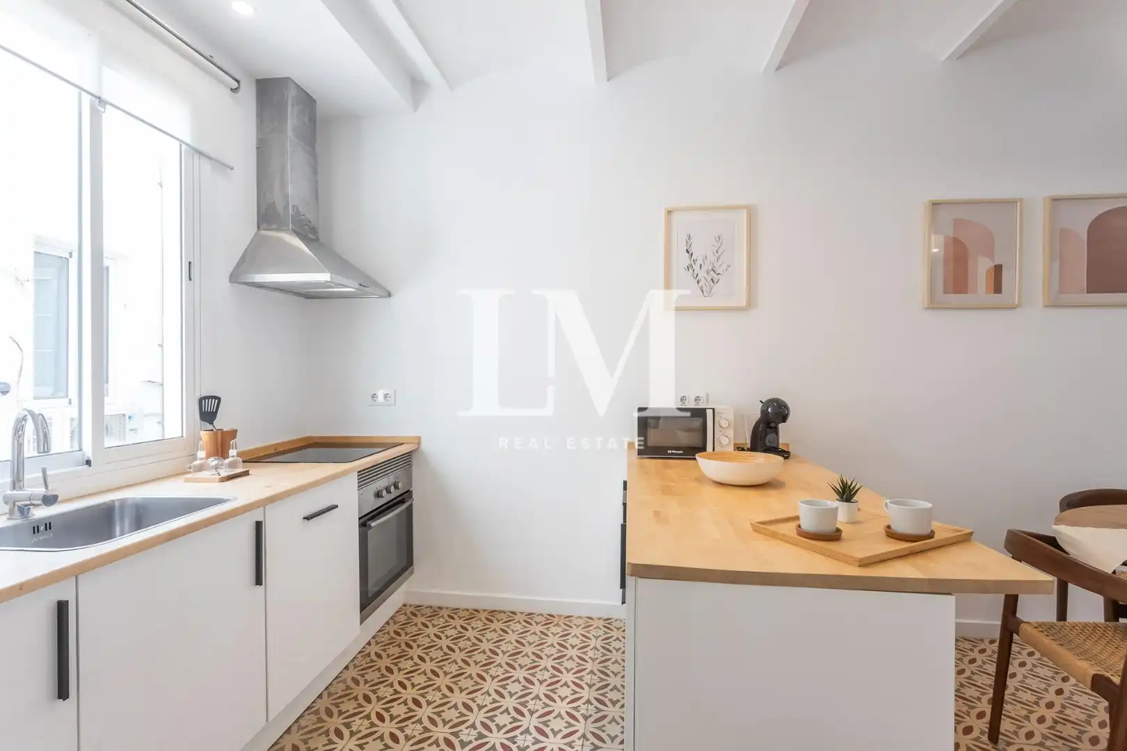 Cuina de Apartament de lloguer en Barcelona amb Aire condicionat, Calefacció i Moblat