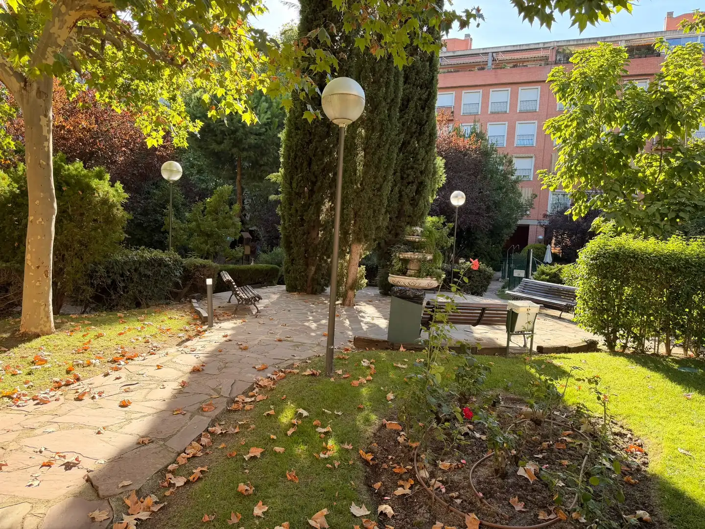 Jardín de Ático en venta en Madrid con Terraza, Trastero y Piscina