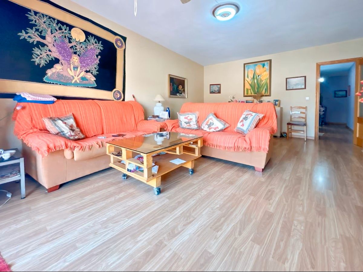 Sala d'estar de Pis en venda en El Campello amb Aire condicionat, Calefacció i Moblat