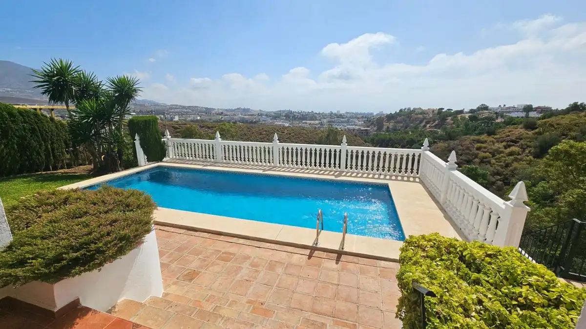 Piscina de Casa o chalet en venta en Mijas con Aire acondicionado, Calefacción y Jardín privado