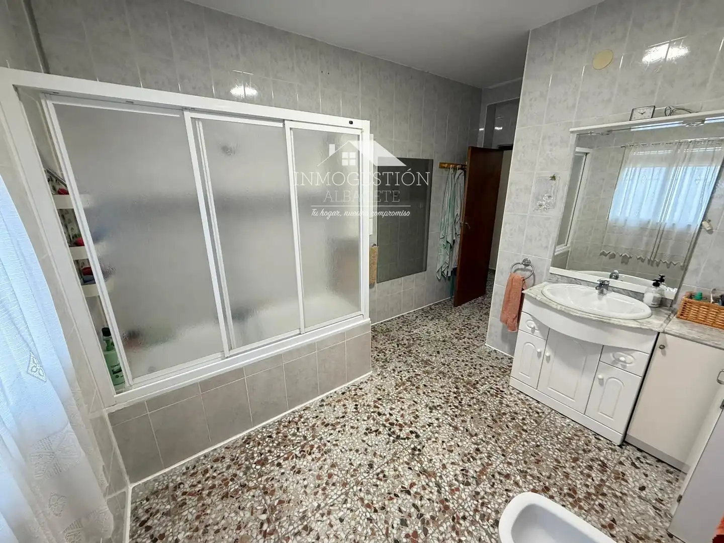 Badezimmer von Haus oder Chalet zum Verkauf in Albacete mit Klimaanlage, Heizung und Privatgarten