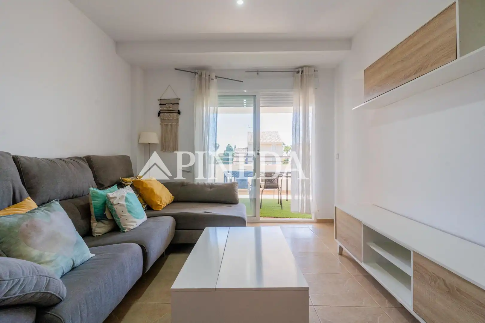 Dormitori de Apartament de lloguer en Puçol amb Terrassa, Moblat i Piscina comunitària