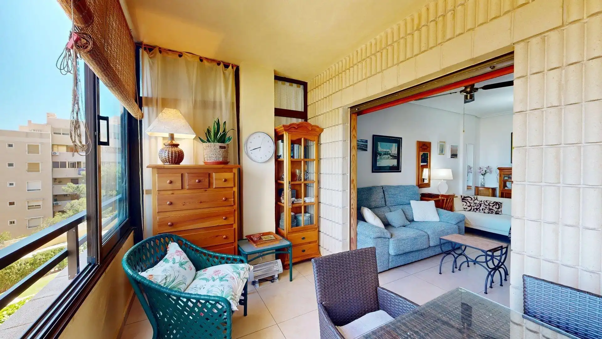 Sala d'estar de Apartament de lloguer en Elche / Elx amb Calefacció, Jardí privat i Terrassa