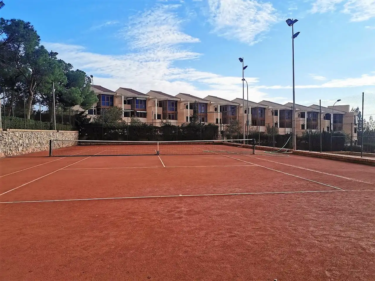 Vista exterior de Pis en venda en Alicante / Alacant amb Aire condicionat, Terrassa i Piscina comunitària