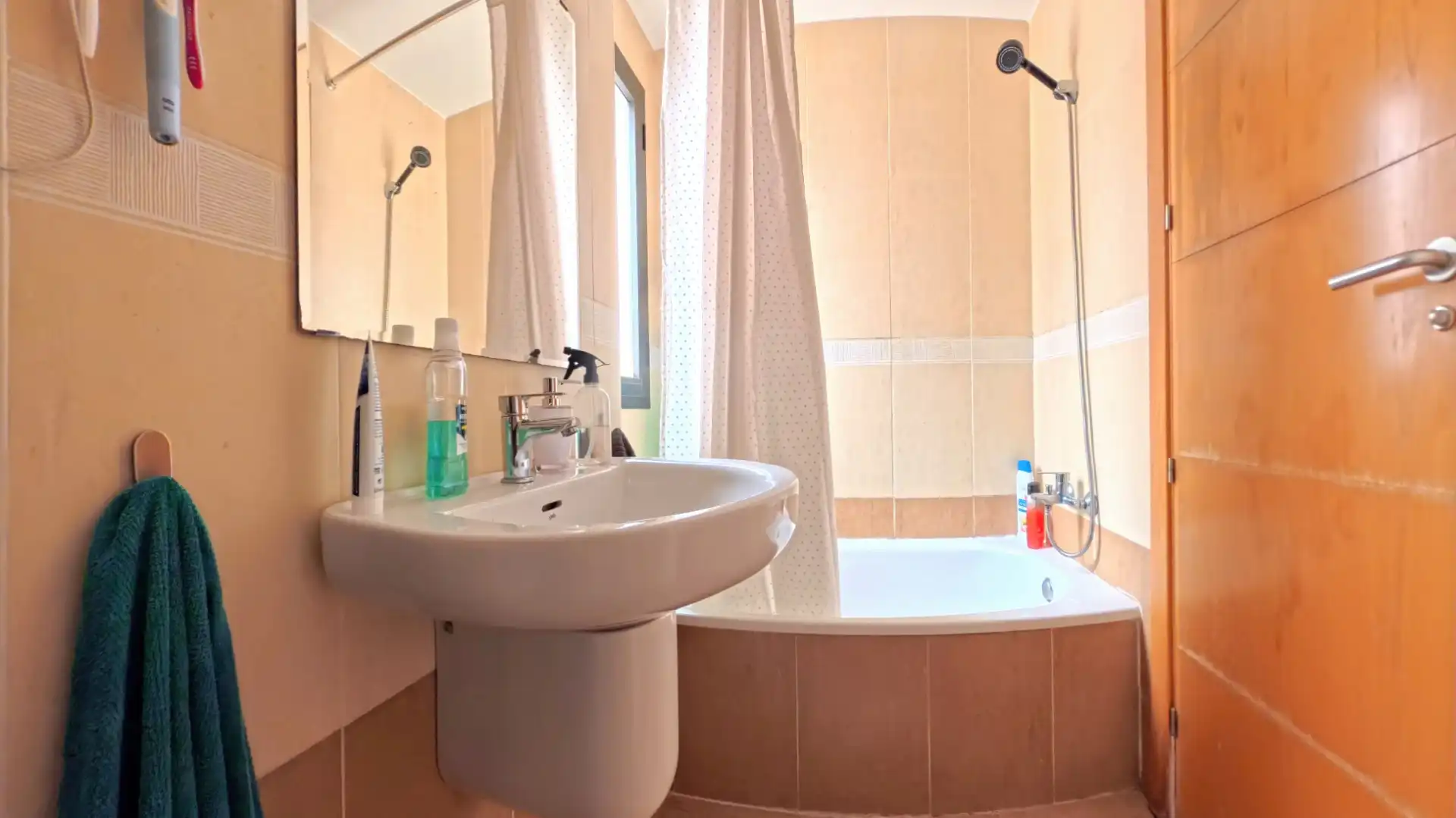 Baño de Piso en venta en Mairena del Aljarafe con Aire acondicionado, Calefacción y Jardín privado