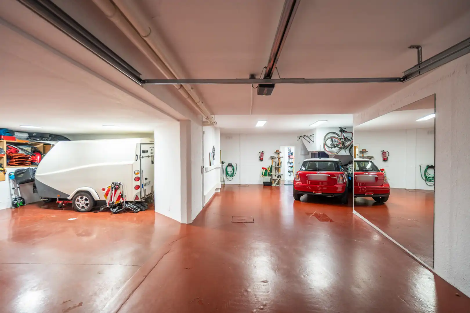 Parking de Casa adosada en venta en Las Rozas de Madrid con Aire acondicionado, Calefacción y Jardín privado