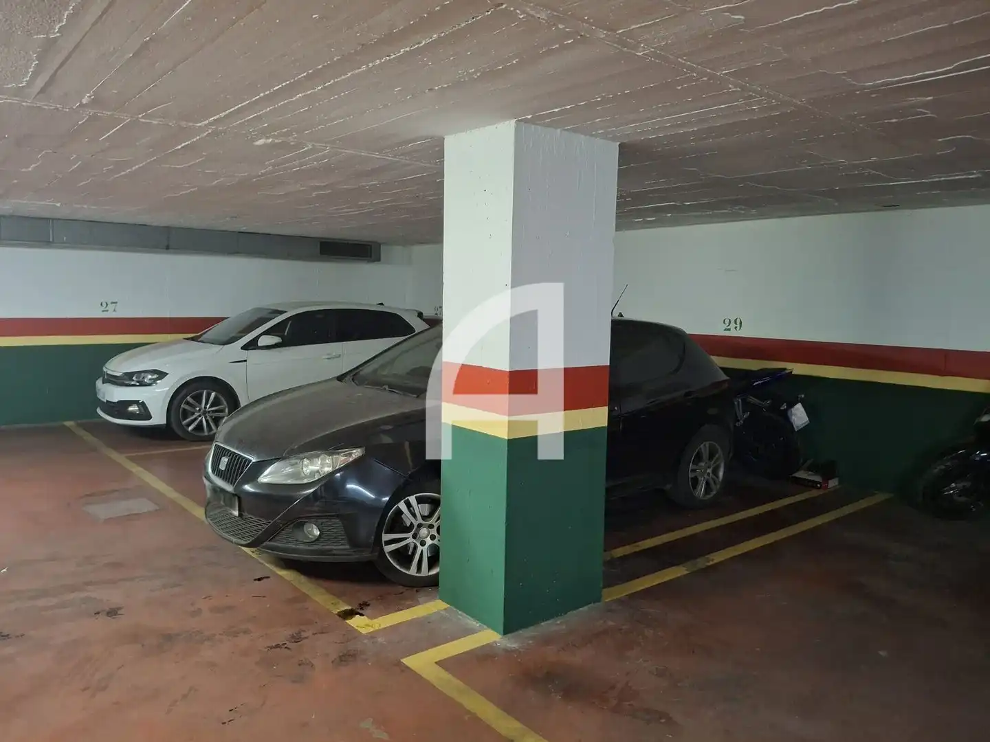 Parkplatz von Garage zum Verkauf in Fuengirola