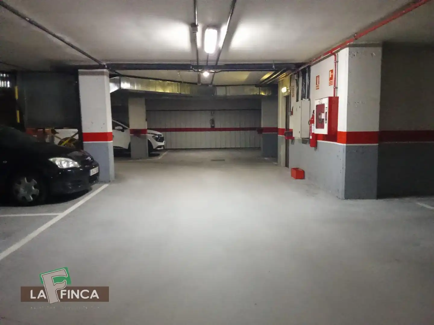 Parkplatz von Wohnung zum Verkauf in Oviedo  mit Heizung, Terrasse und Abstellraum