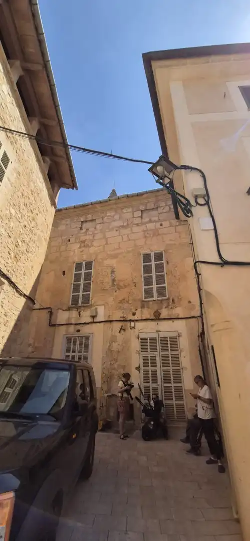 Vista exterior de Local en venda en Sineu