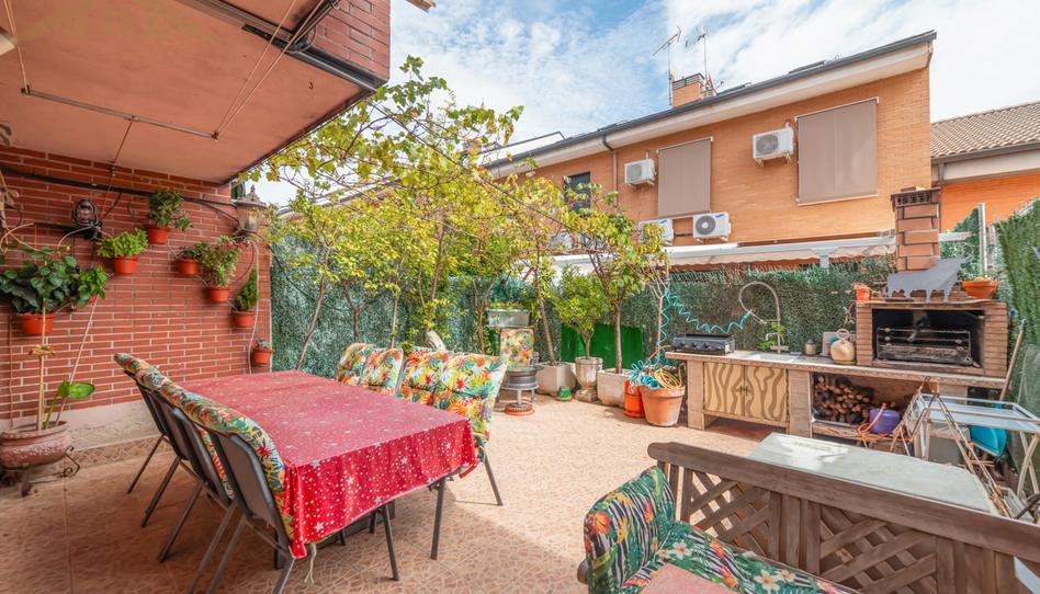 Foto 1 de Casa adosada en venda a Hispanoamérica - Comunidades, Madrid