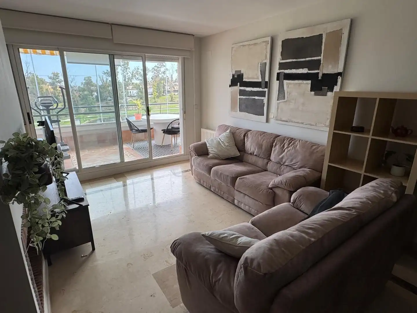 Sala d'estar de Apartament de lloguer en Marbella amb Aire condicionat, Calefacció i Terrassa