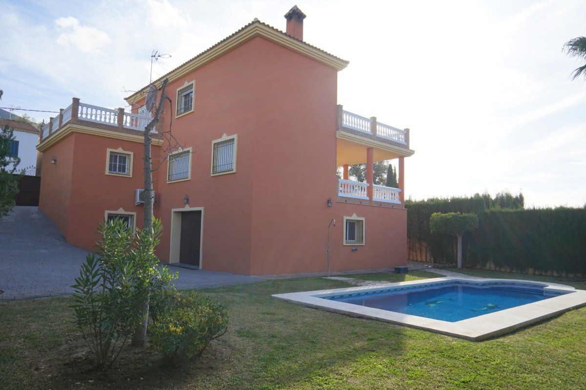 Jardí de Casa o xalet de lloguer en Alhaurín El Grande amb Aire condicionat, Calefacció i Jardí privat