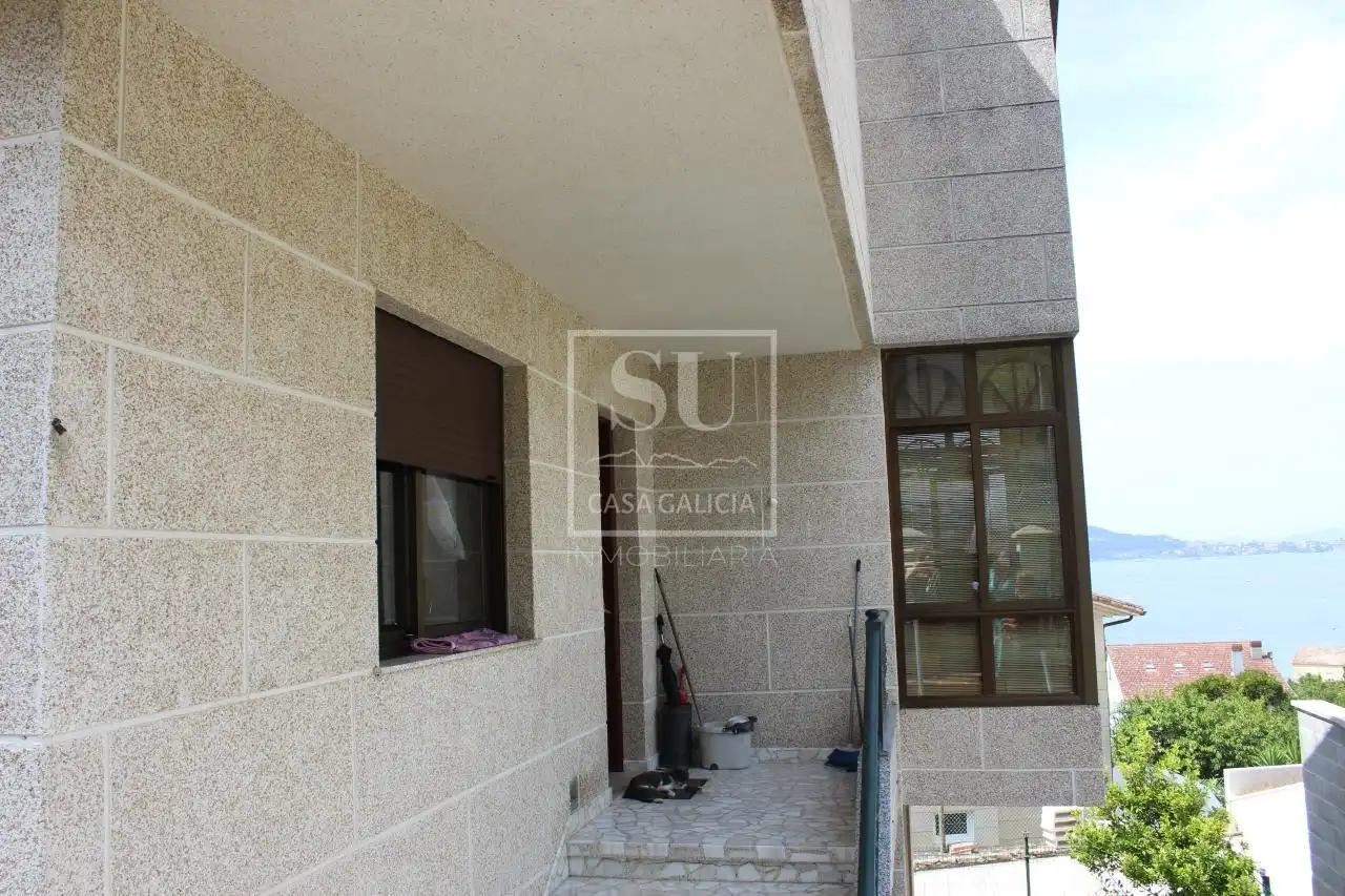 Vista exterior de Casa o xalet en venda en Baiona amb Calefacció i Jardí privat