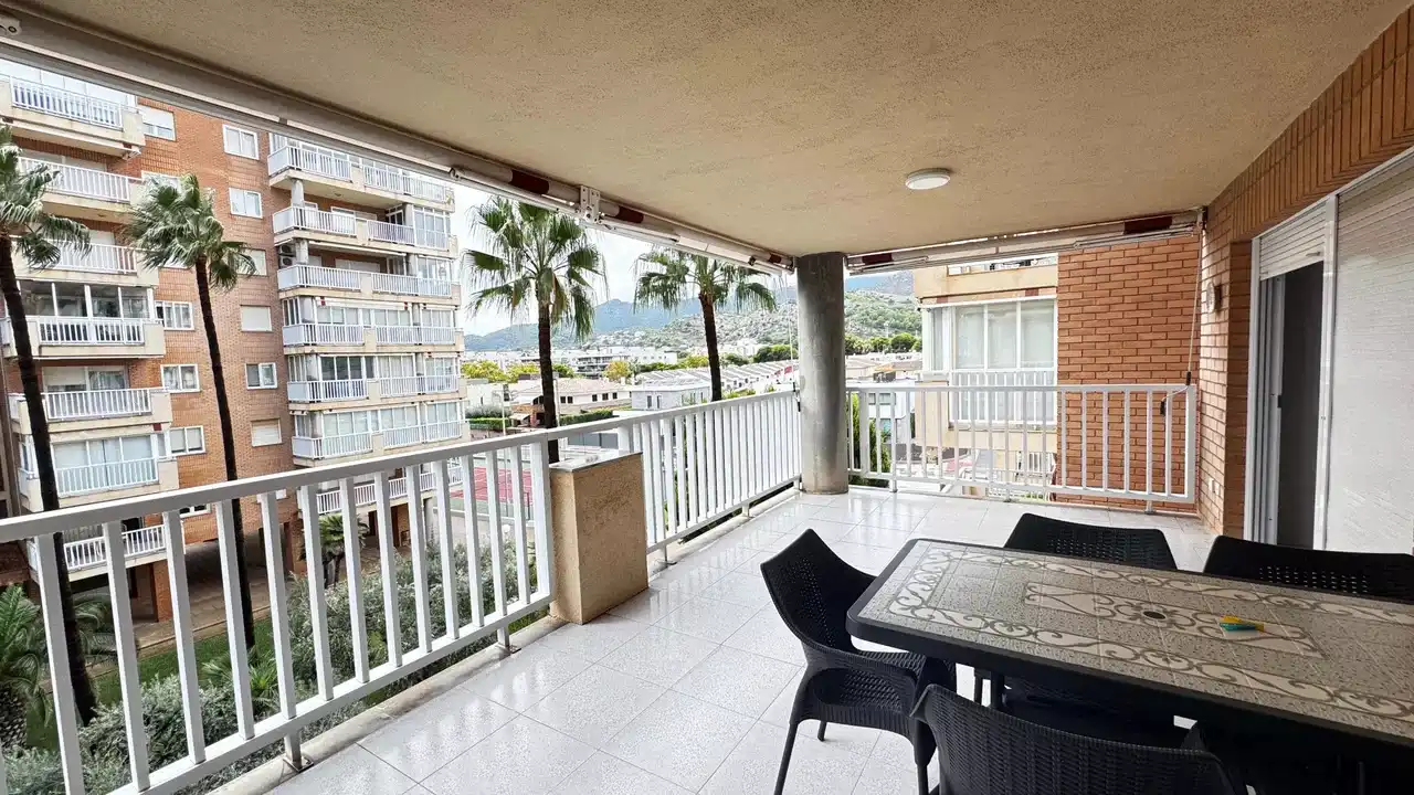Apartment mit Pool zur Miete in Carrer Bisbe Serra 10