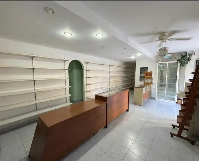 Local en venta en Huelva
