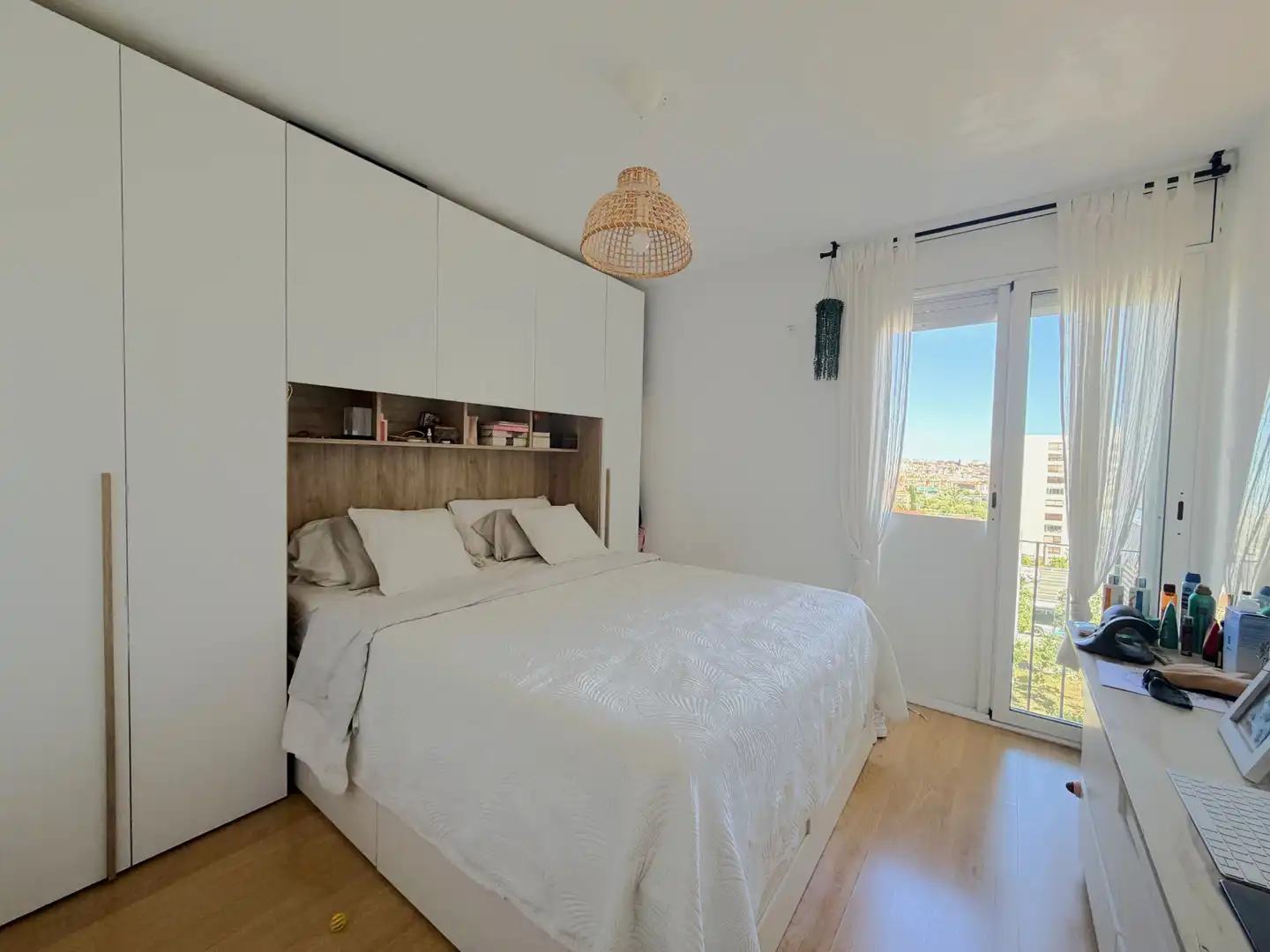Bedroom of Flat for sale in  Barcelona Capital  with Air Conditioner, Furnished and Balcony