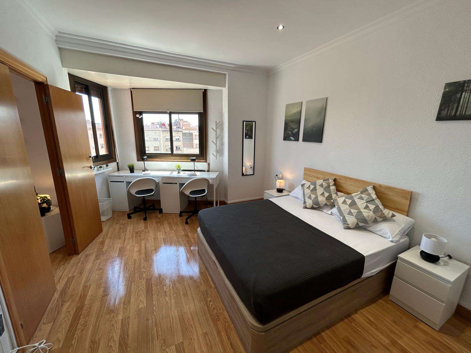 Flat to share in Collblanc