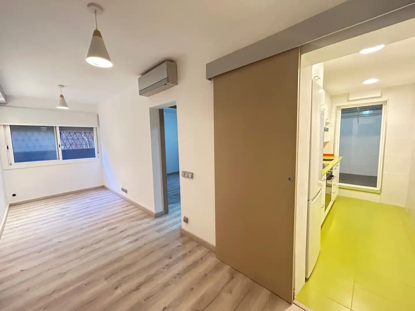Flat for sale in L'Hospitalet de Llobregat  with Air Conditioner, Heating and Oven