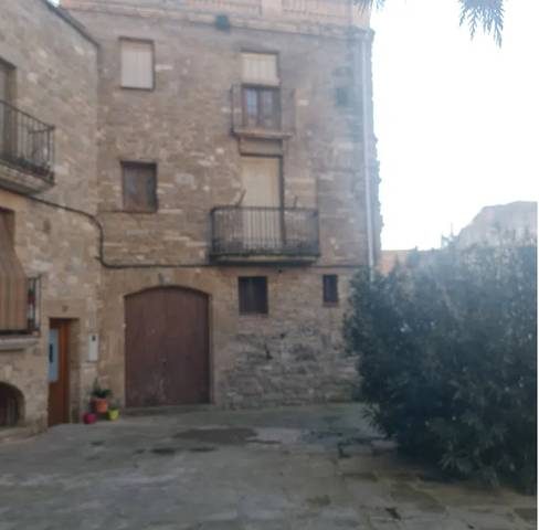 Casa adosada en Venta en Plaça Capdevila, 11 en Guissona