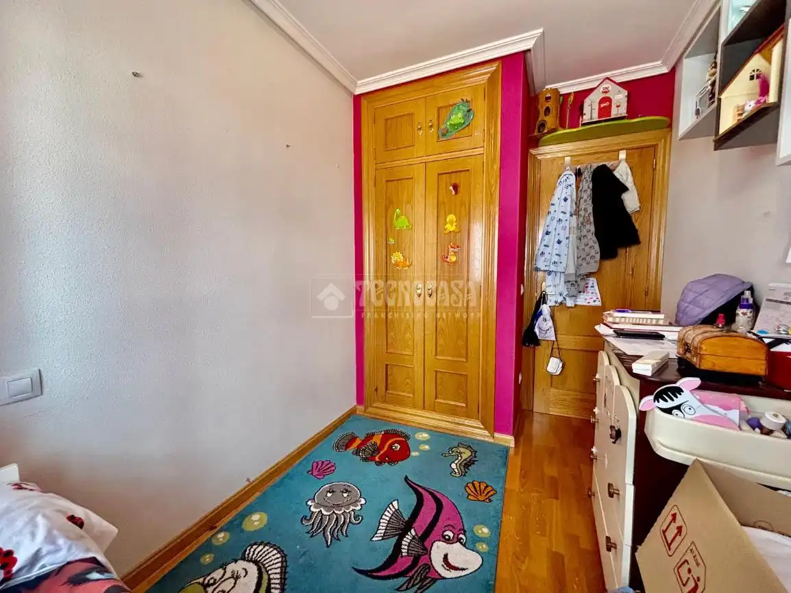 Piso en venta en Ávila con Calefacción, Parquet y Trastero