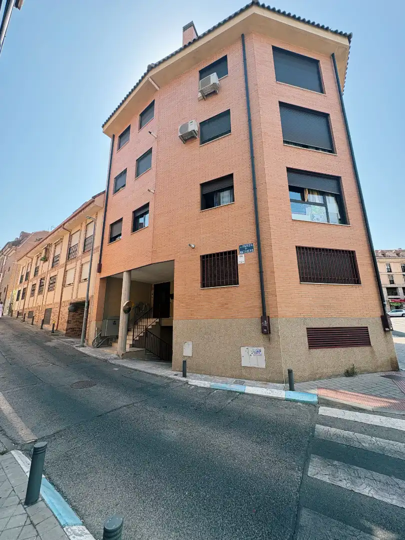 Vista exterior de Piso en venta en Las Rozas de Madrid con Aire acondicionado, Calefacción y Horno