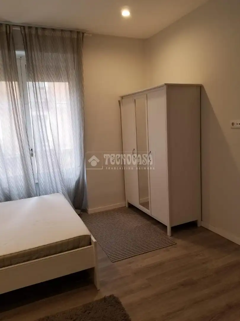 Habitación de Piso en venta en Madrid con Calefacción