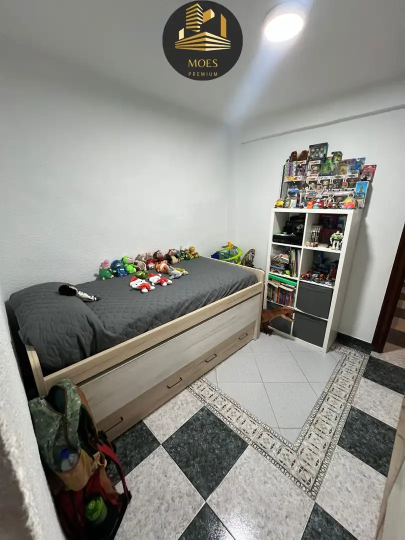 Dormitori de Pis en venda en Linares amb Aire condicionat, Calefacció i Terrassa