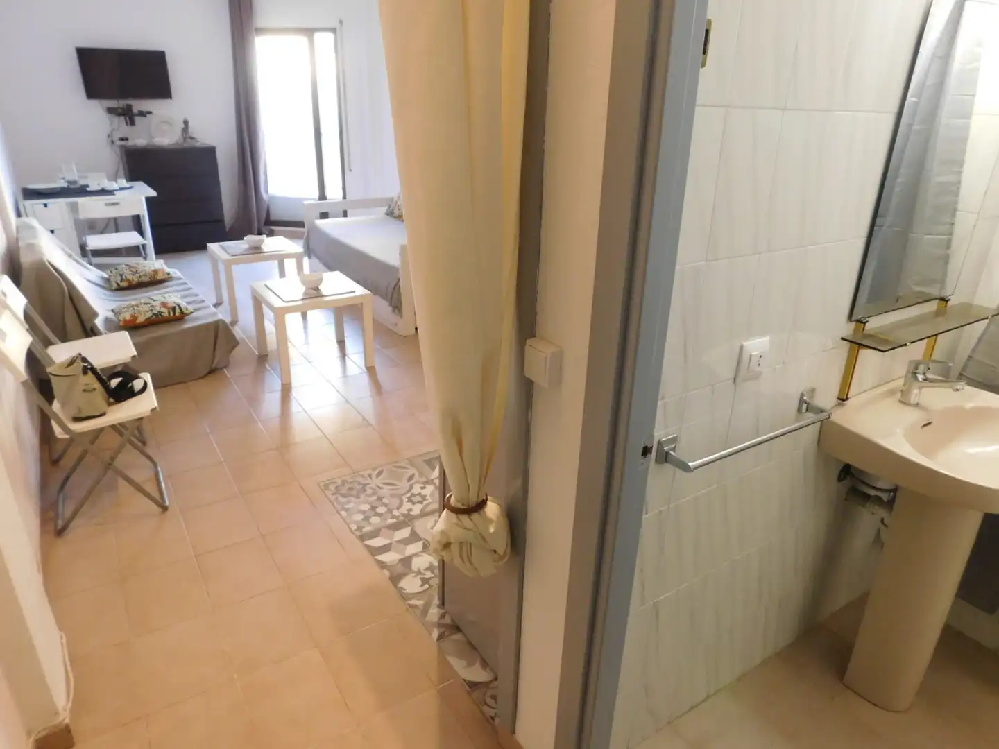 Baño de Estudio de alquiler en Roses con Amueblado, Horno y Lavadora